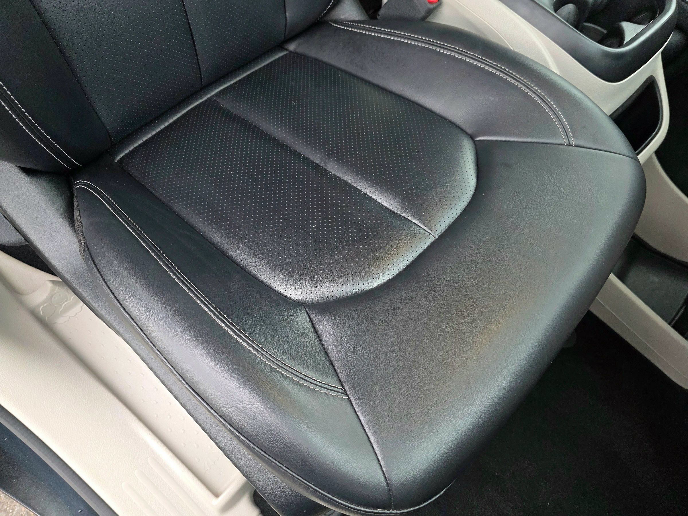 Used 2023 Chrysler Pacifica Touring-L FWD image 50