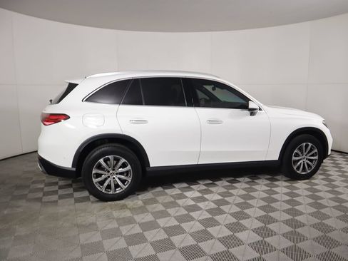 Used 2026 Mercedes-Benz GLC 300 4MATIC image 4
