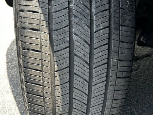 Used 2023 Ford Explorer ST image 50