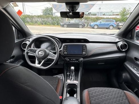 Used 2023 Nissan Kicks SR w/ Interior Electronics Package FWD image 16