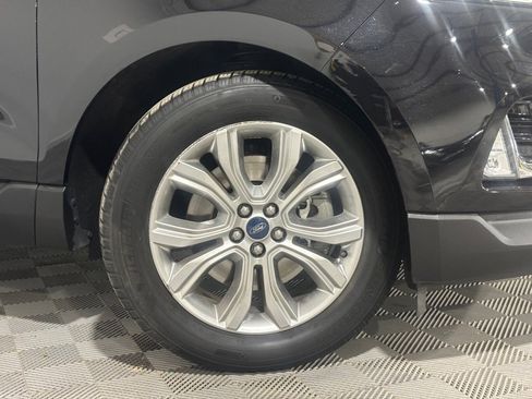 Used 2019 Ford Edge Titanium image 40