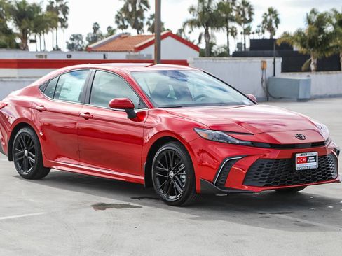 New 2026 Toyota Camry SE image 4