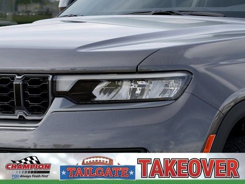 New 2026 Jeep Grand Cherokee L Limited w/ Limited Altitude Package AWD/4WD image 10