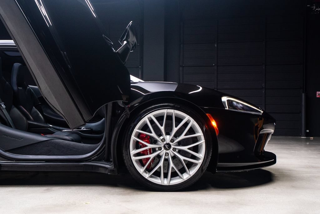 Used 2023 McLaren GT RWD image 14