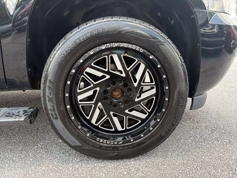 Used 2011 Chevrolet Suburban LTZ RWD image 12