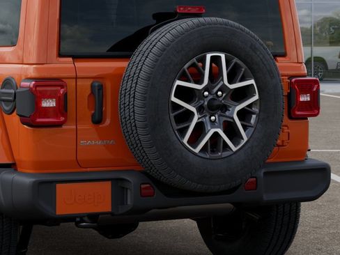 New 2025 Jeep Wrangler Unlimited Sahara AWD/4WD image 13
