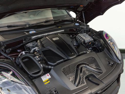 Used 2023 Porsche Macan GTS w/ Sport Chrono Package image 66