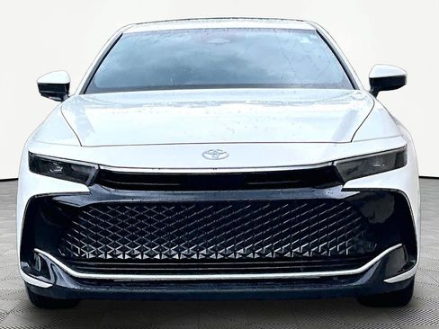 Certified 2023 Toyota Crown AWD/4WD image 4