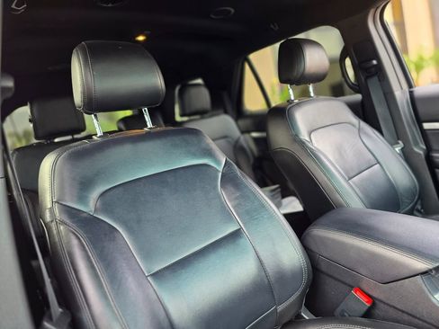 Used 2016 Ford Explorer XLT w/ Equipment Group 202A image 17