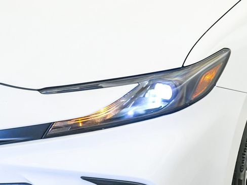 Used 2025 Toyota Camry SE w/ Multimedia Upgrade Package FWD image 9