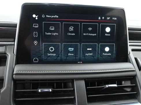 Used 2024 GMC Yukon SLT image 37