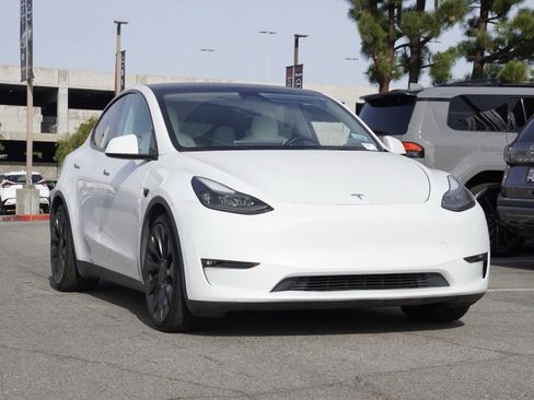 Used 2022 Tesla Model Y Performance image 2