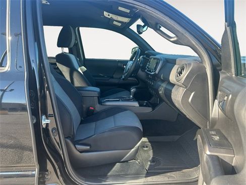Used 2023 Toyota Tacoma TRD Sport image 15