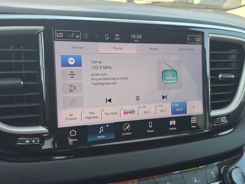 Certified 2024 Chrysler Pacifica Touring-L FWD image 27