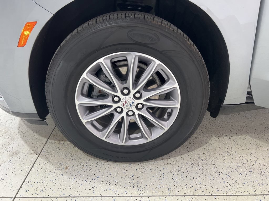 Used 2024 Buick Enclave Essence w/ Technology Package FWD image 29