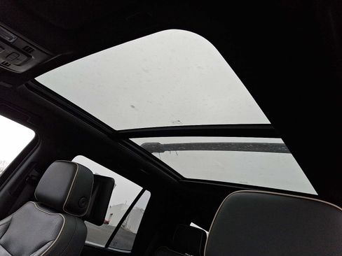 Used 2021 GMC Yukon SLT w/ SLT Luxury Plus Package image 17