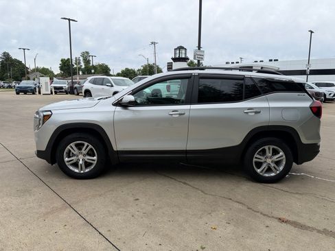 Used 2022 GMC Terrain SLE w/ Driver Convenience Package AWD/4WD image 8