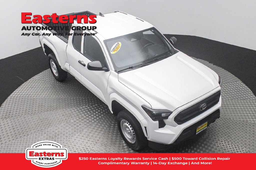 Used 2025 Toyota Tacoma SR RWD image 4