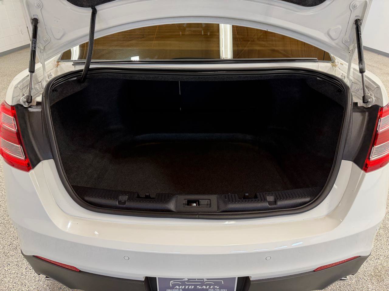 Used 2016 Ford Taurus SEL FWD image 10