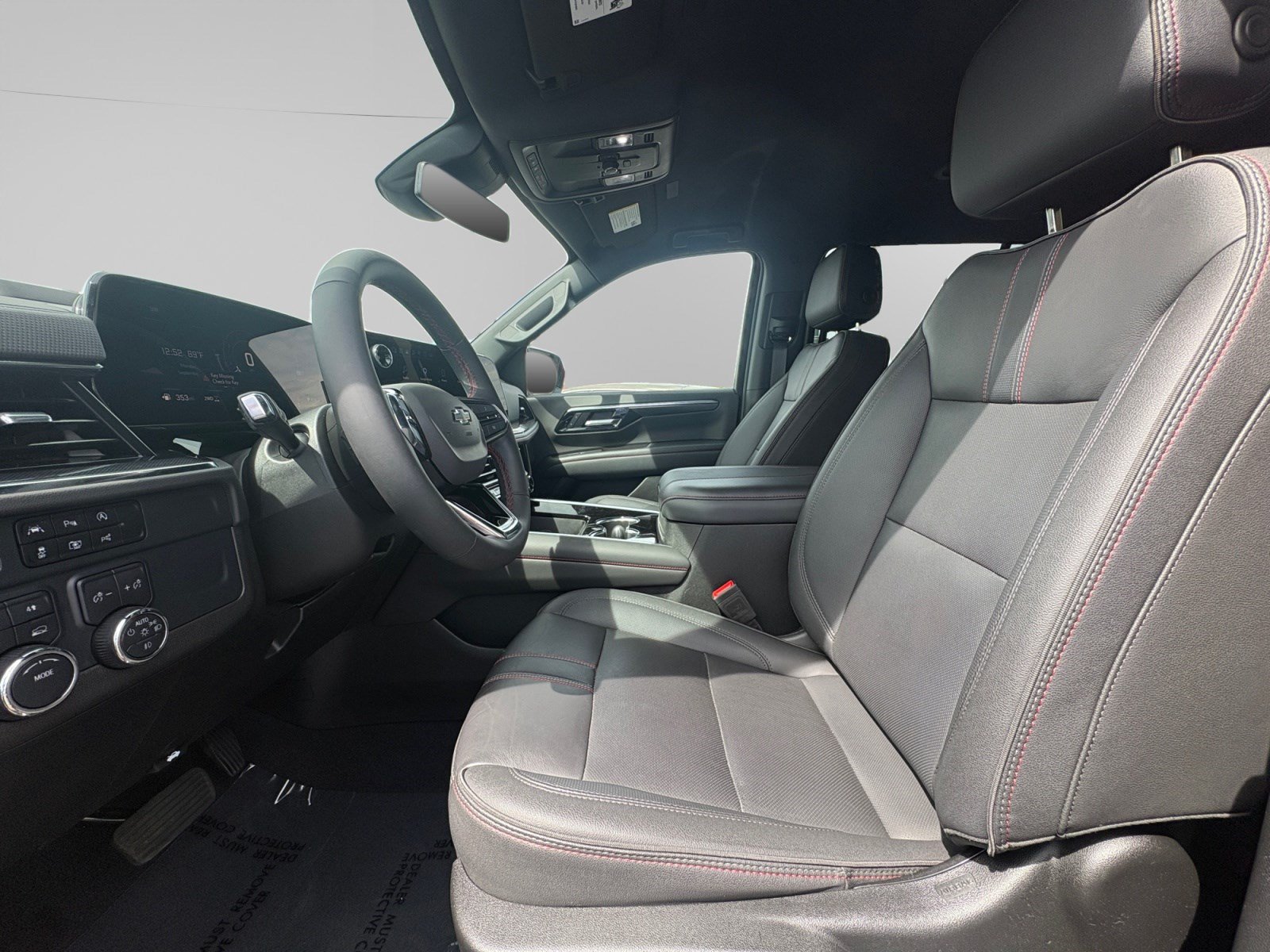 Used 2025 Chevrolet Tahoe RST w/ Comfort Package AWD/4WD image 9