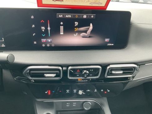 New 2026 Nissan Sentra SV w/ SV Convenience Package FWD image 18