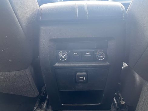 Used 2020 Chevrolet Traverse LS FWD image 18