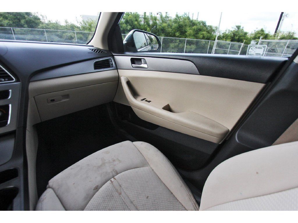 Used 2015 Hyundai Sonata SE FWD image 11