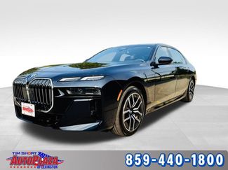Used 2025 BMW 740i xDrive w/ Premium Package AWD/4WD video 1