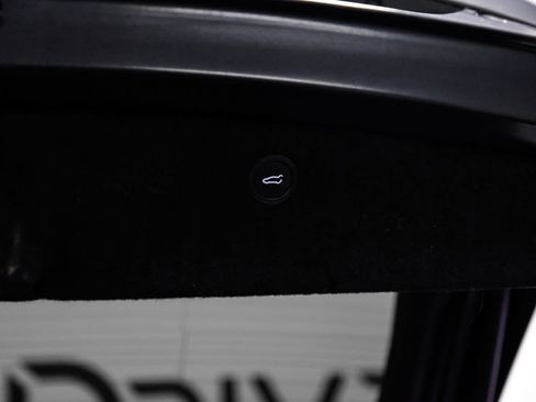 Used 2022 Tesla Model X image 46