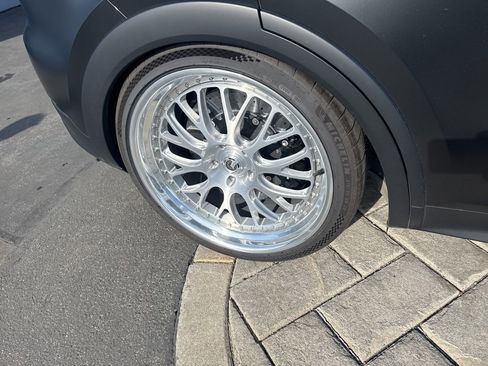 Used 2024 Porsche Cayenne Turbo GT image 5