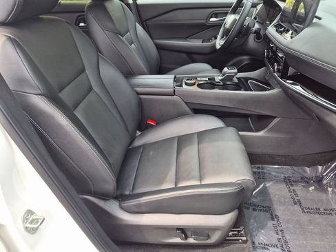 Used 2025 Nissan Rogue SL w/ Tech Package AWD/4WD image 29