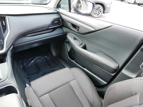 Used 2022 Subaru Outback AWD/4WD image 11