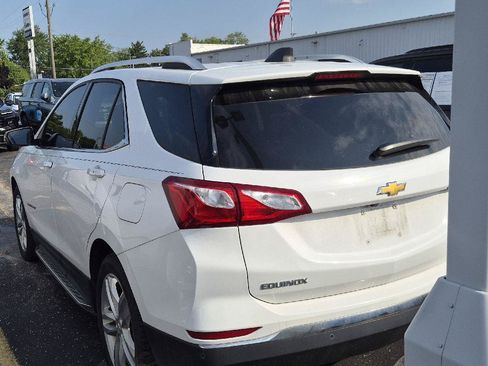 Used 2018 Chevrolet Equinox LT w/ Sun & Infotainment Package FWD image 4