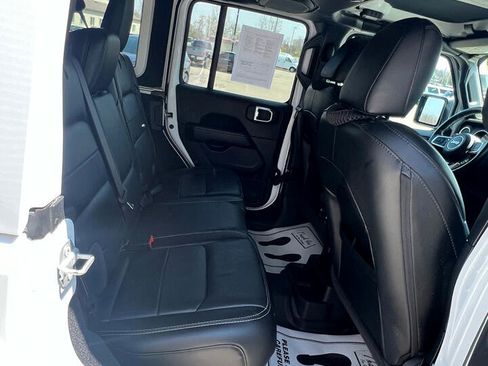 Used 2021 Jeep Wrangler Unlimited Sahara image 13
