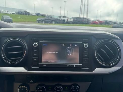 Used 2017 Toyota Tacoma SR5 w/ Tow Package AWD/4WD image 20