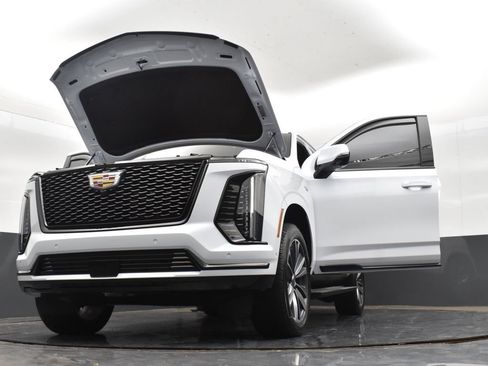 Used 2026 Cadillac Escalade Sport w/ Touring Package AWD/4WD image 38