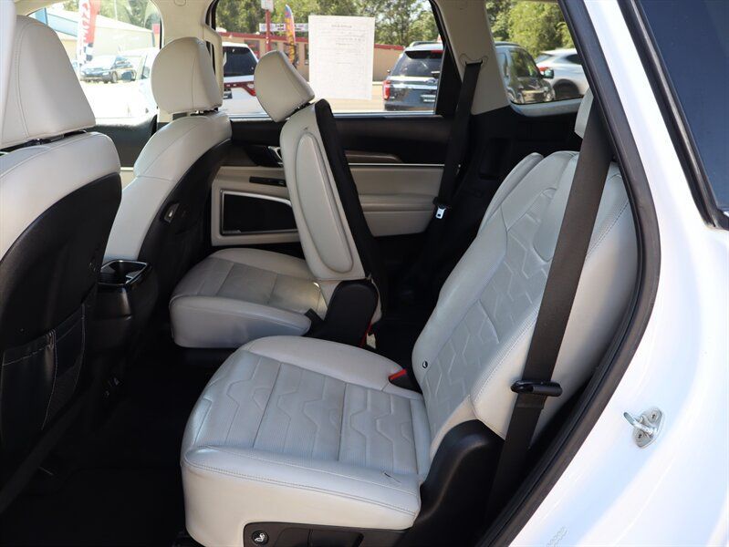 Used 2022 Kia Telluride SX w/ SX Prestige Package AWD/4WD image 18