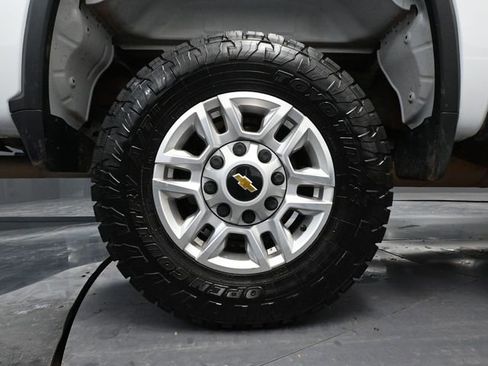 Used 2022 Chevrolet Silverado 2500 LT image 17