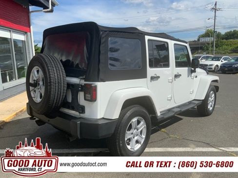 Used 2015 Jeep Wrangler Unlimited Sahara w/ Dual Top Group AWD/4WD image 17