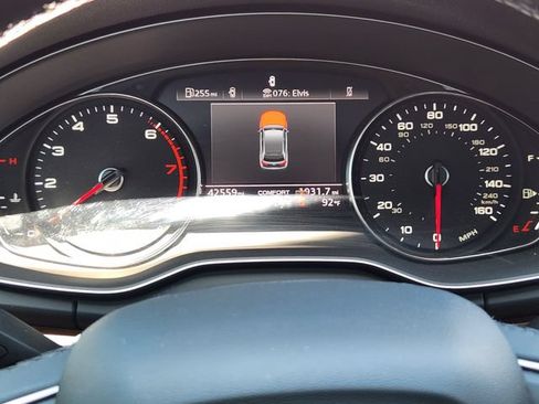 Used 2023 Audi Q5 2.0T Premium w/ Convenience Package AWD/4WD image 14