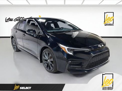 Used 2024 Toyota Corolla SE image 3