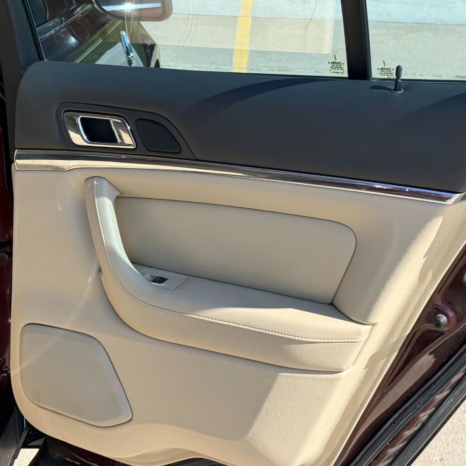 Used 2010 Lincoln MKS FWD image 28