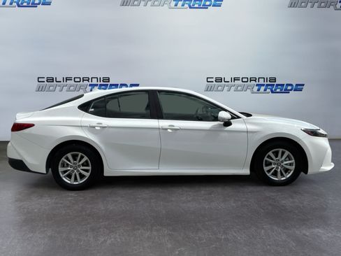 Used 2025 Toyota Camry LE FWD image 4