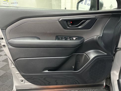 Used 2025 Subaru Forester Premium image 19