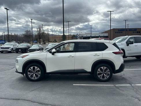 Used 2021 Nissan Rogue SV image 7