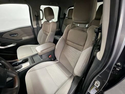 Used 2022 Nissan Frontier SV RWD image 18