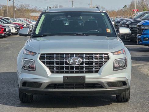 Used 2020 Hyundai Venue SEL w/ Convenience Package image 3