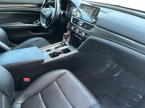 Used 2018 Honda Accord Sport image 15