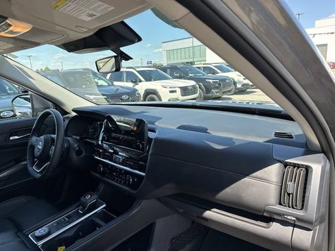 Used 2025 Nissan Pathfinder SL w/ Cargo Package AWD/4WD image 20