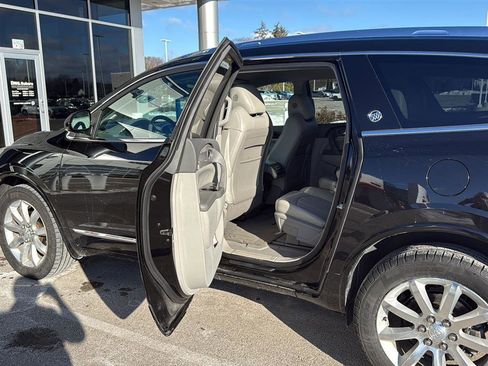 Used 2017 Buick Enclave Premium image 9